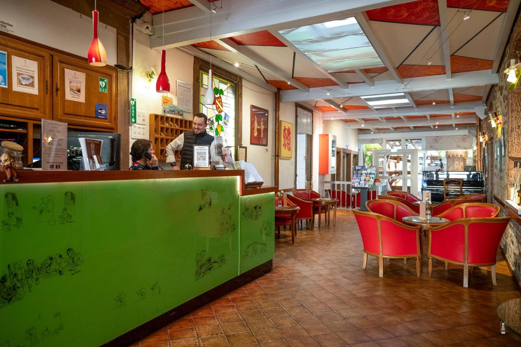 Logis Hotel Restaurant Le Faude Lapoutroie Buitenkant foto