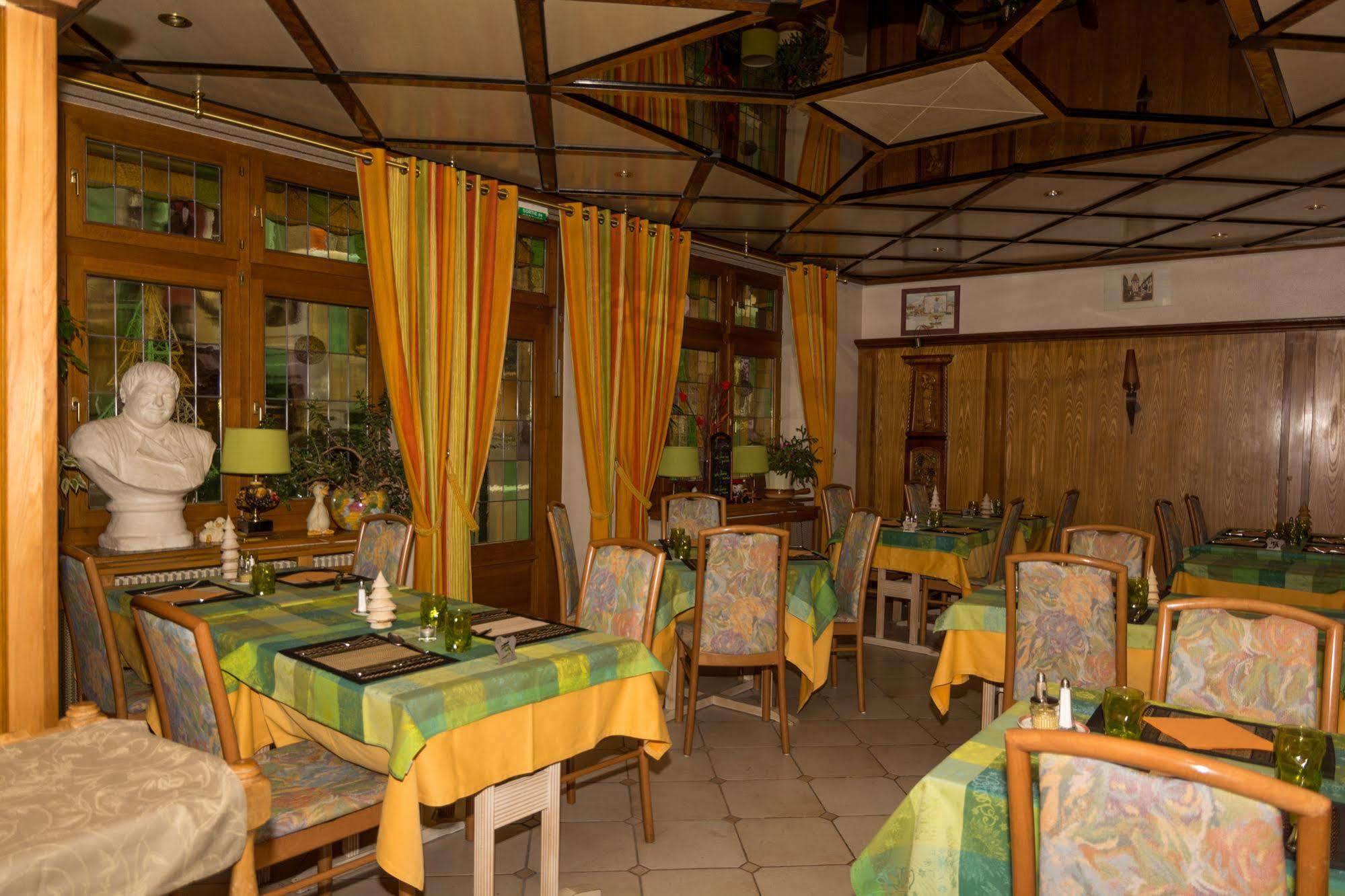Logis Hotel Restaurant Le Faude Lapoutroie Buitenkant foto
