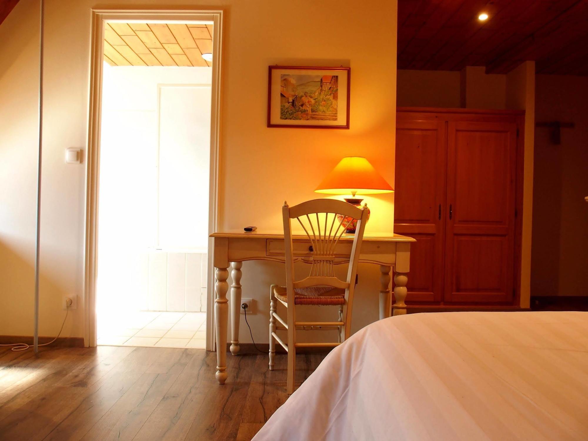 Logis Hotel Restaurant Le Faude Lapoutroie Buitenkant foto